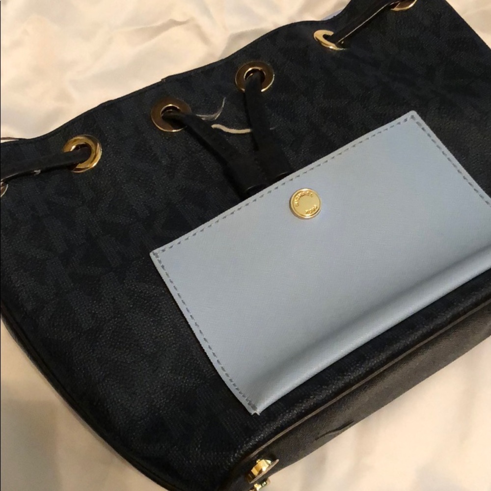 Michael kors crossbody bag